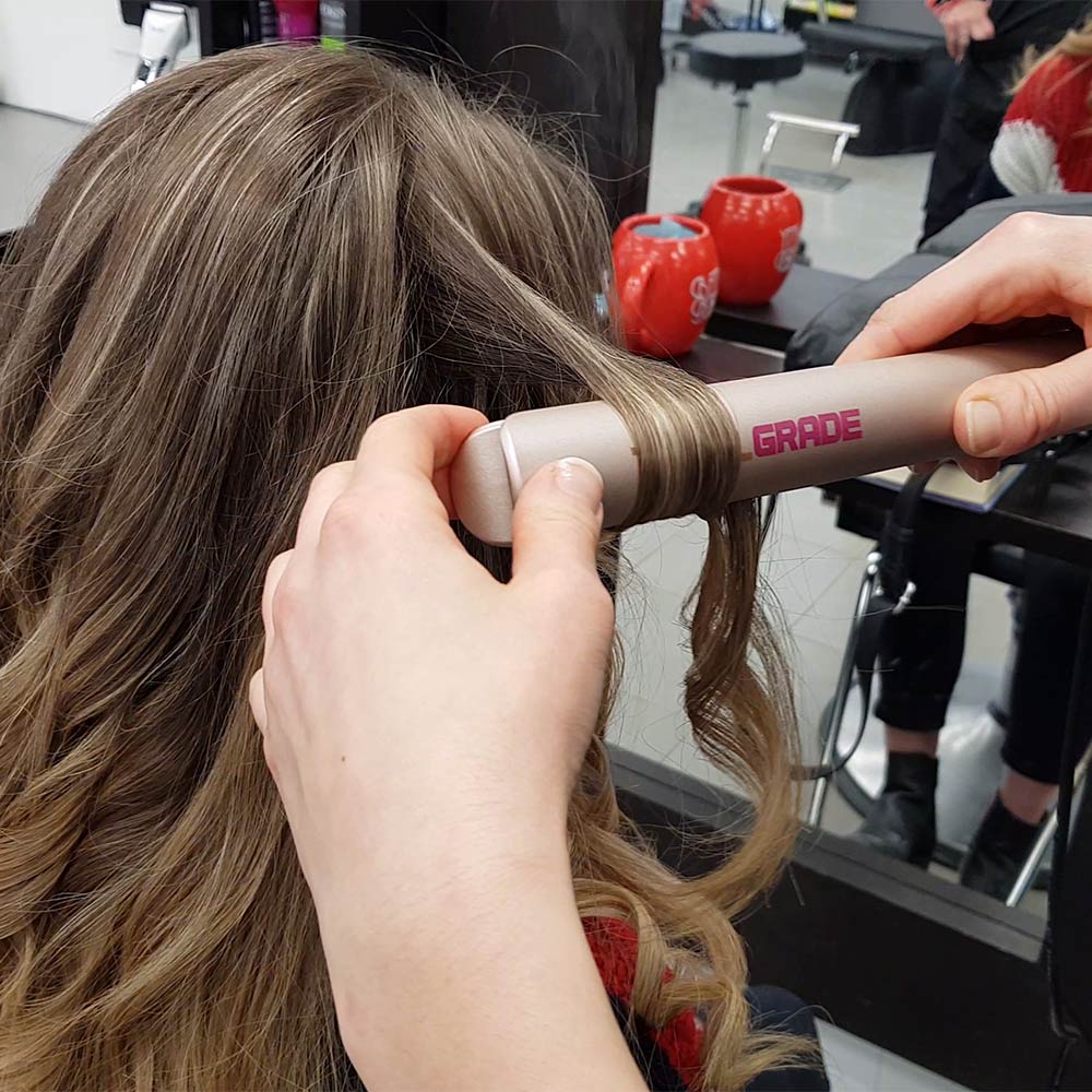 How to Curl Hair with Flat Iron Straightener